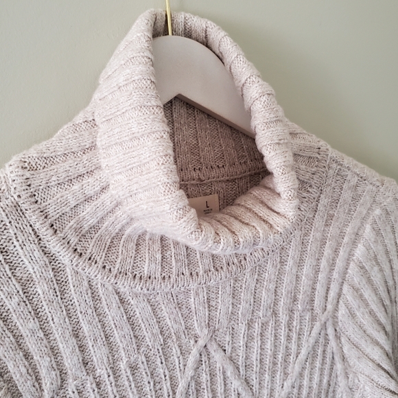 NWOT Hollister L Normcore Cabincore Neutral Cozy Cable Knit Turtleneck Sweater - Picture 6 of 11